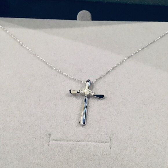 14K WHITE GOLD / DIAMONDS CROSS AND CHAIN - Picture 2 of 4